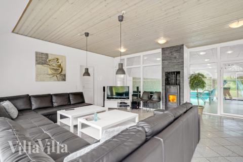 Det store lyse opholdrum i luksushus nr. 573 til 14.