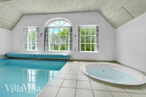 Nyd varmen i spaen i luksushus nr. 575 i Vestjylland