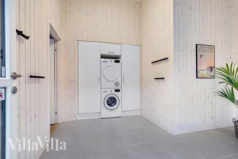 Den rummelige entre i luksushus nr. 553 i Nordjylland