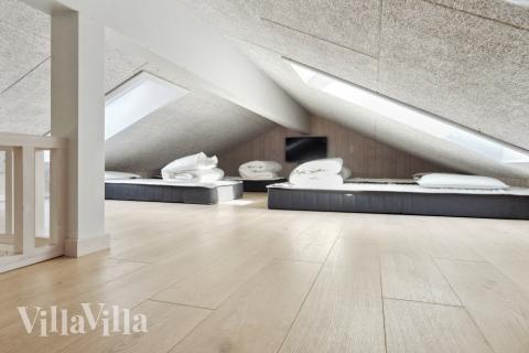 Nogle af de 18 sovepladser findes på hemsen i luksushus nr. 577