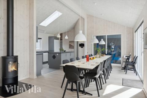 Det store lyse opholdrum i luksushus nr. 577 til 18.