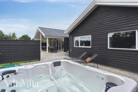 Luksushus nr. 577 byder bl.a. på et dejligt spabad