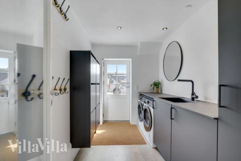 Den rummelige entre i luksushus nr. 580 i Vestjylland