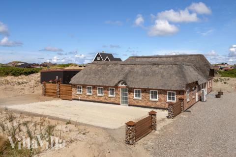 Dette skønne poolhus nr. 580 med plads til 16 personer ligger i Vestjylland