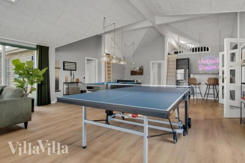 Aktivitetsrum i luksushus nr. 554 med 10 soveværelser og plads til 26 personer.