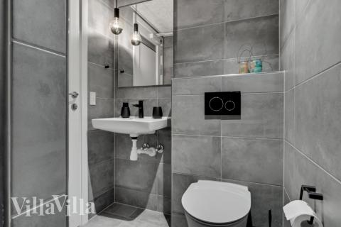 Ét af badeværelserne i luksushus nr. 554