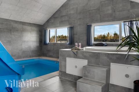 Nyd varmen i spaen i luksushus nr. 554 i Vestjylland