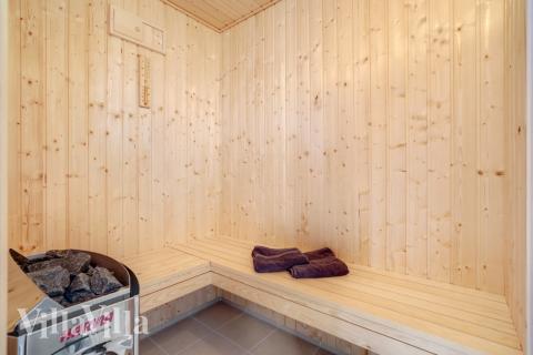 Nyd varmen i saunaen i luksushus nr. 578 til 12 personer