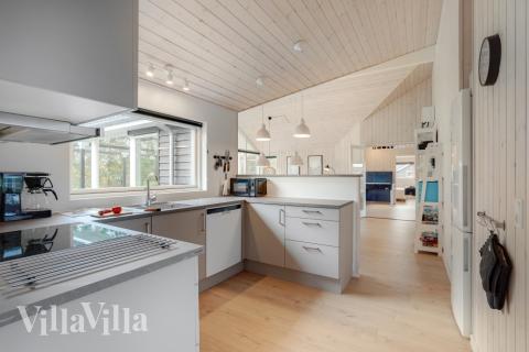 Køkkenet i luksushus nr. 578 er udstyrret, så I let kan lave mad til 12 personer.