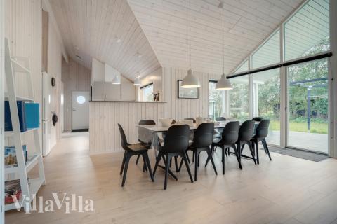 Opholdsrum med plads til 12 i luksushus nr. 578.