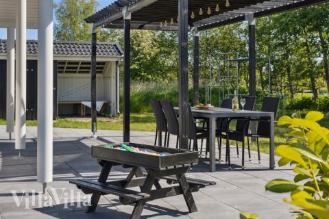 Luksushus nr. 578 har en dejlig terrasse med gode havemøbler til 12 personer.