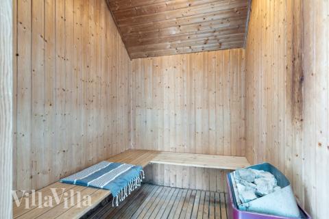 Nyd varmen i saunaen i luksushus nr. 557 til 14 personer