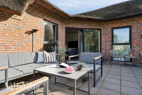Luksushus nr. 557 har en dejlig terrasse med gode havemøbler til 14 personer.