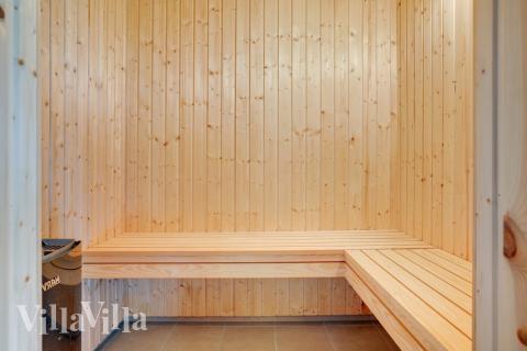 Nyd varmen i saunaen i luksushus nr. 579 til 26 personer