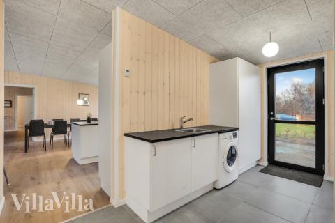 Den rummelige entre i luksushus nr. 581 i Østjylland