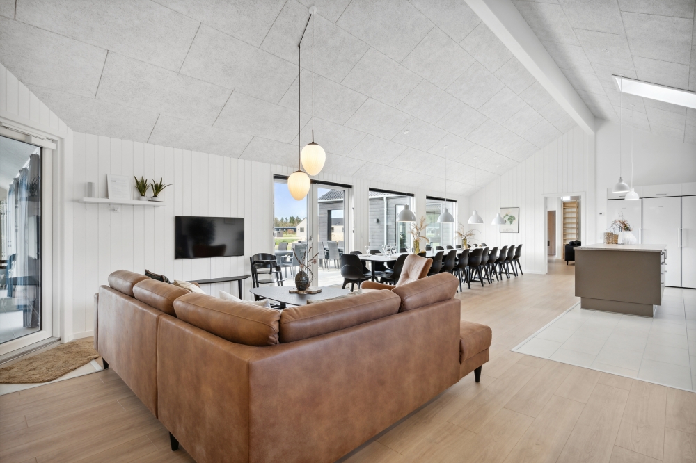 Sofaen i luksushus 583 i Vestjylland indbyder til brætspil eller at se en film sammen.