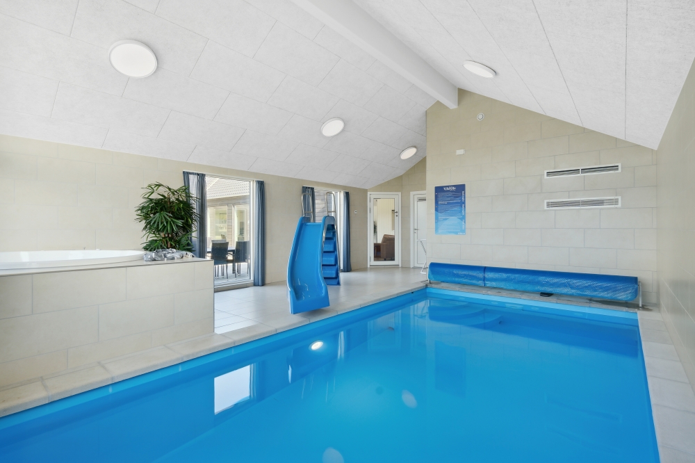 Den lækre pool i luksushuse nr. 583 til 24 personer