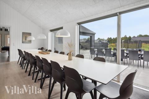 Det store lyse opholdrum i luksushus nr. 591 til 20.