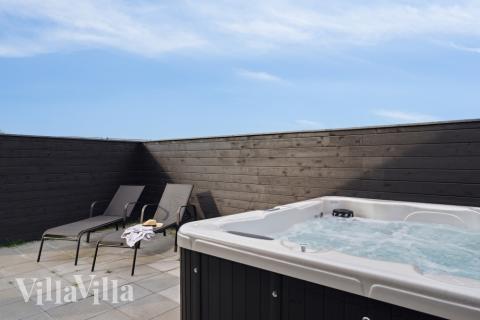 Nyd varmen i spaen i luksushus nr. 591 i Sydjylland