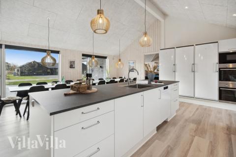 Køkkenet i luksushus nr. 594 er godt indrettet.