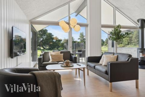 Aktivitetsrum i luksushus nr. 596 med 8 soveværelser og plads til 20 personer.