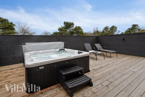 Luksushus nr. 596 byder bl.a. på et dejligt spabad