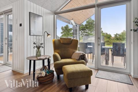 Sofaen i luksushus 599 i Sydjylland indbyder til brætspil eller at se en film sammen.