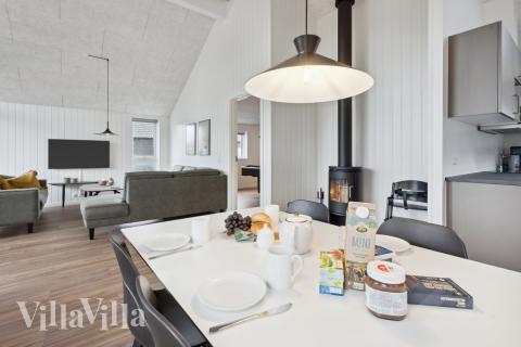 Opholdsrum med plads til 16 i luksushus nr. 599.