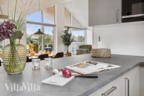 Køkkenet i luksushus nr. 599 er godt indrettet.