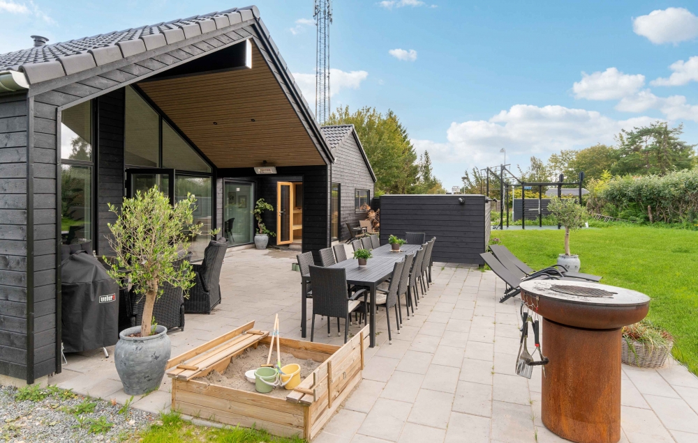 Luksushus nr. 582 har en dejlig terrasse med gode havemøbler til 14 personer.