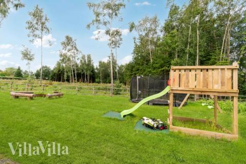 Ude-aktiviteter omkring sommerhus nr. 582.