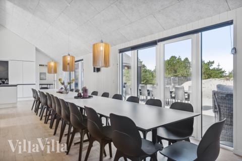 Det store lyse opholdrum i luksushus nr. 585 til 24.