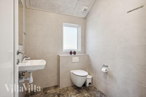 Ét af badeværelserne i luksushus nr. 585