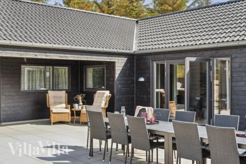 Stor terrasse ved luksushus nr. 585 i Vestjylland.