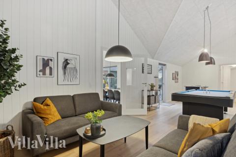 Ud over de mange timer, man kan bruge i husets pool-afdeling, så byder luksushus 751 også på billard/bordtennis og dart