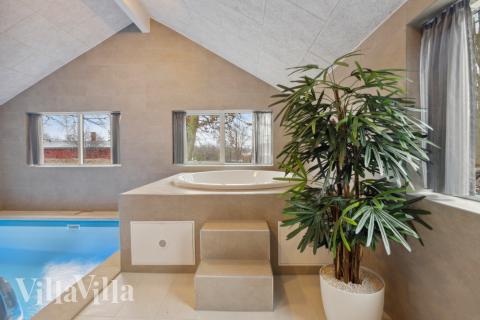 Nyd varmen i spaen i luksushus nr. 751 i Tyskland