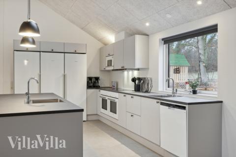 Køkkenet i luksushus nr. 751 er godt indrettet.