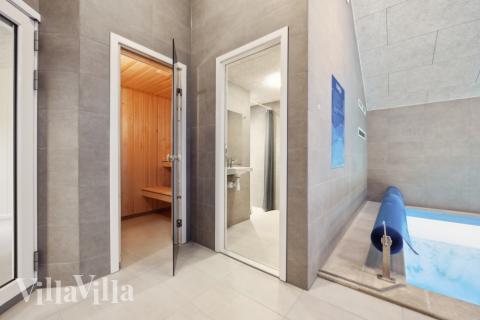 Nyd varmen i saunaen i luksushus nr. 752 til 18 personer