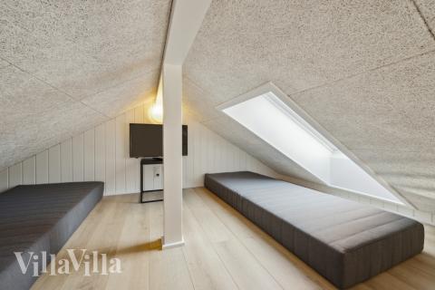 Nogle af de 12 sovepladser findes på hemsen i luksushus nr. 753