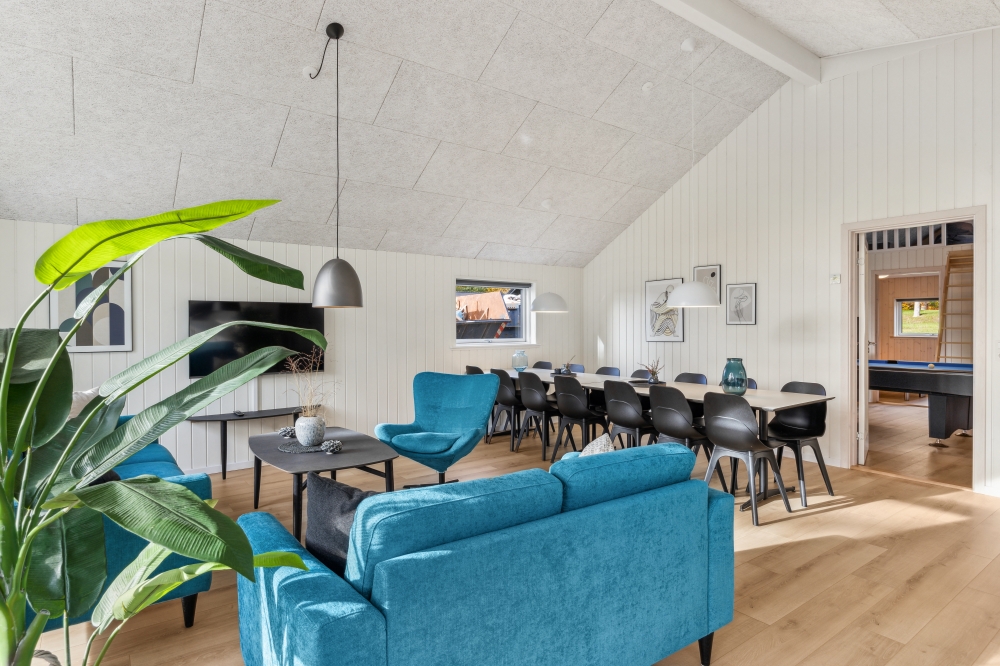 Sofaen i luksushus 754 i Tyskland indbyder til brætspil eller at se en film sammen.
