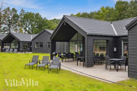 Dette skønne poolhus nr. 755 med plads til 16 personer ligger i Tyskland