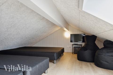 Nogle af de 16 sovepladser findes på hemsen i luksushus nr. 755