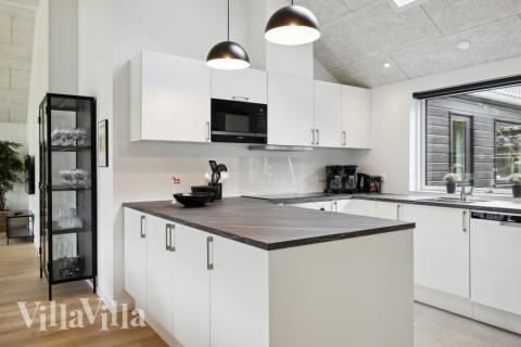 Køkkenet i luksushus nr. 755 er godt indrettet.