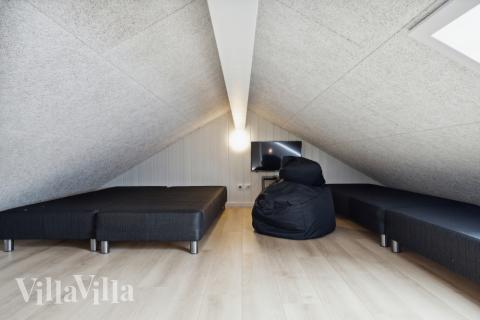 Nogle af de 16 sovepladser findes på hemsen i luksushus nr. 756