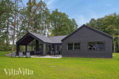 Dette skønne poolhus nr. 757 med plads til 16 personer ligger i Tyskland