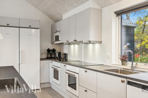 Køkkenet i luksushus nr. 758 er godt indrettet.