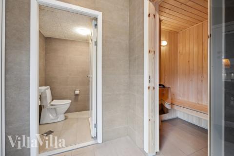 Nyd varmen i saunaen i luksushus nr. 758 til 22 personer