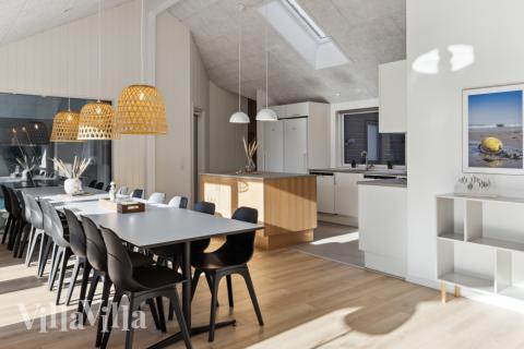 Det store lyse opholdrum i luksushus nr. 759 til 18.