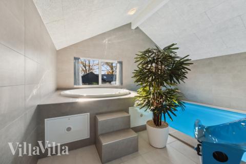 Nyd varmen i spaen i luksushus nr. 759 i Tyskland