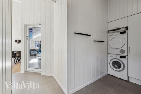 Den rummelige entre i luksushus nr. 759 i Tyskland